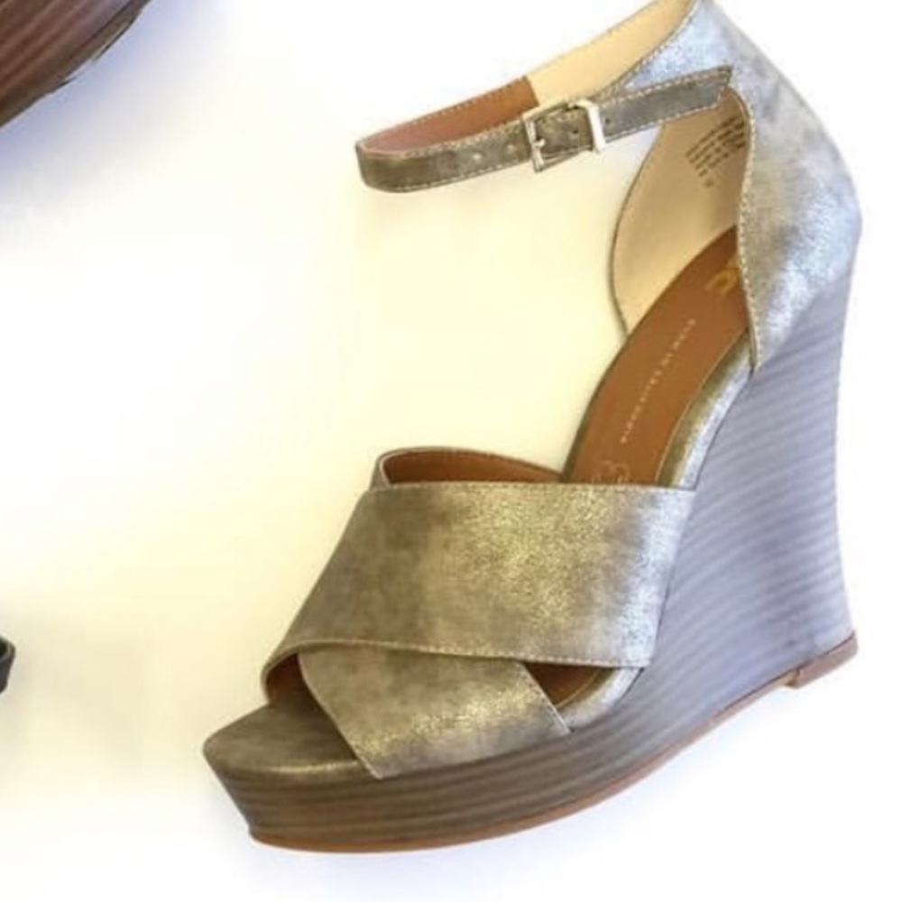 Gold Criss Cross Strap Wedge Platform Sandal - Picture 4 of 5